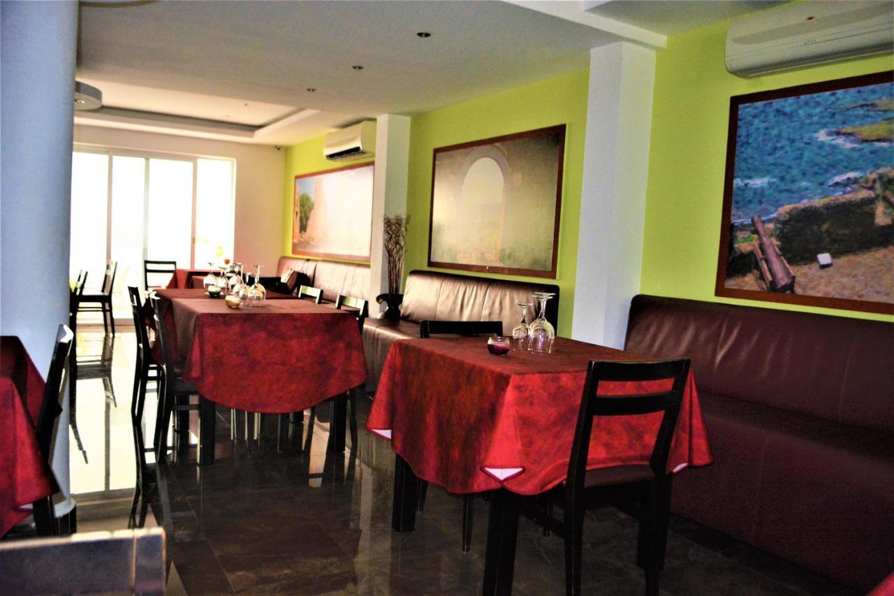 Sol Hotel Прая Екстериор снимка